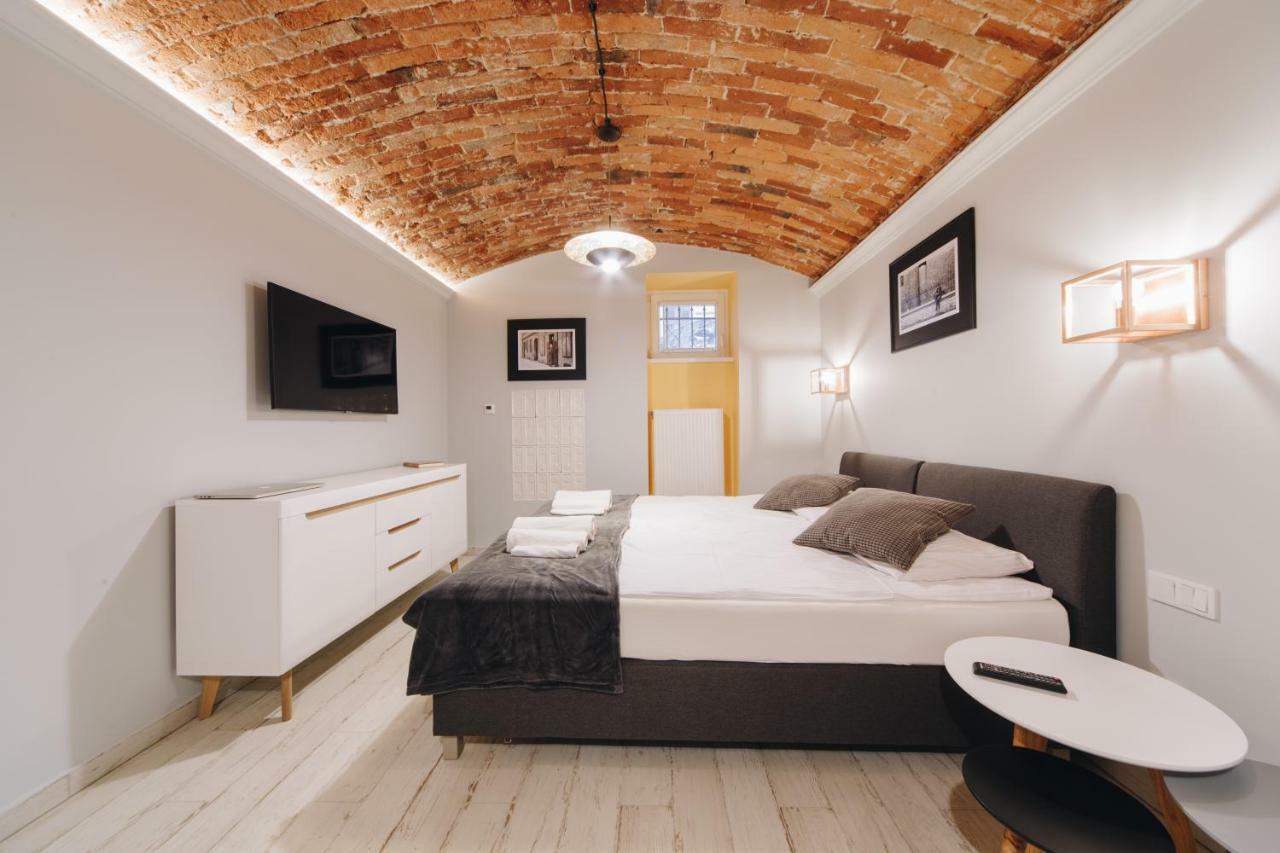 Platan - Ground Floor - Studencka 25 Street